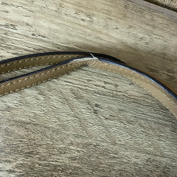 Madison coach bag good condition has one small little rip on the strap, clean. - Picture 2 of 4